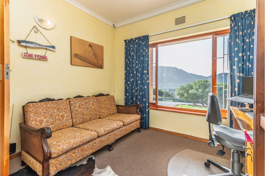4 Bedroom Property for Sale in Fish Hoek Western Cape